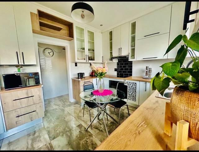 3 BEDROOM HOUSE FOR SALE IN VANDERBIJLPARK CW 2